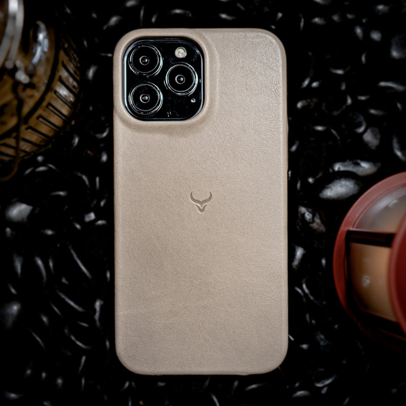 Clayton & Crume iPhone 14 Pro Leather Case : r/patinaproud